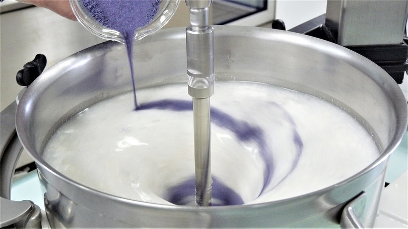 Preparation of a coating formulation with a colored Sepifilm™