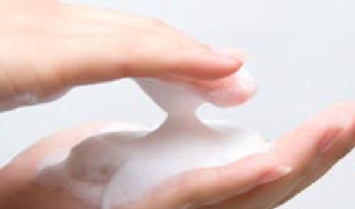 EU06854C - Colourless purifying cleansing foam